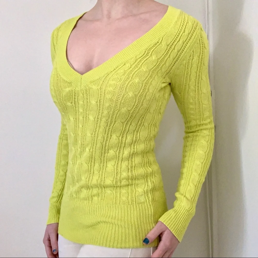 American Eagle Chartreuse V-neck sweater lime green Y2K Elena Gilbert winter XS